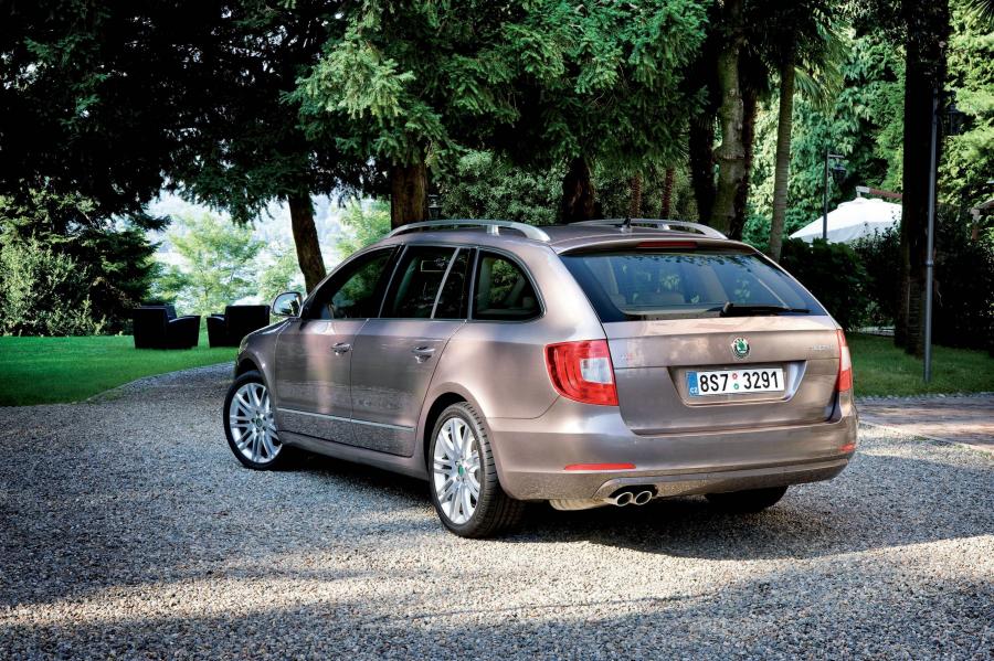  Skoda Superb Combi 2009 года  (фото 41 из 74)